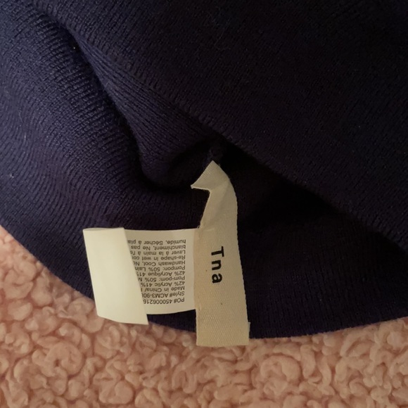 Aritzia beanie ✨ - Picture 3 of 3